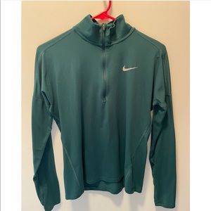 Nike drifit pullover